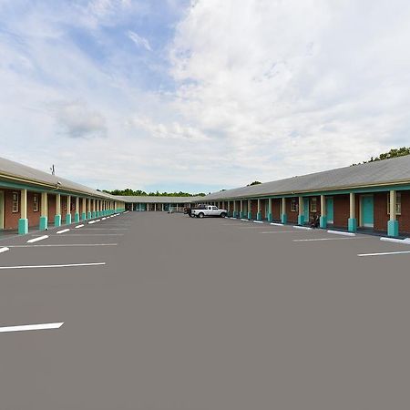 Americas Best Value Inn Suites South Boston Exterior photo