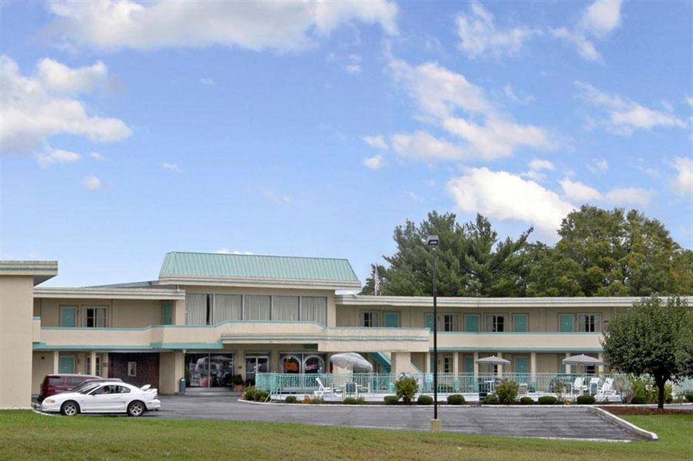Americas Best Value Inn Suites South Boston Exterior photo