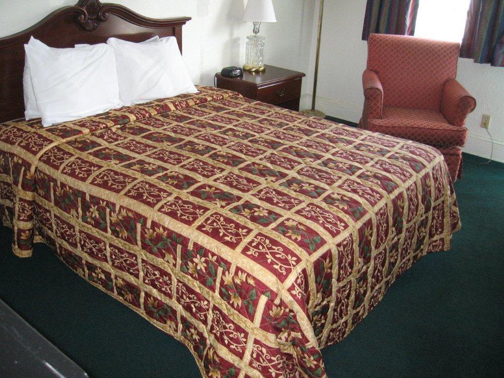 Americas Best Value Inn Suites South Boston Room photo